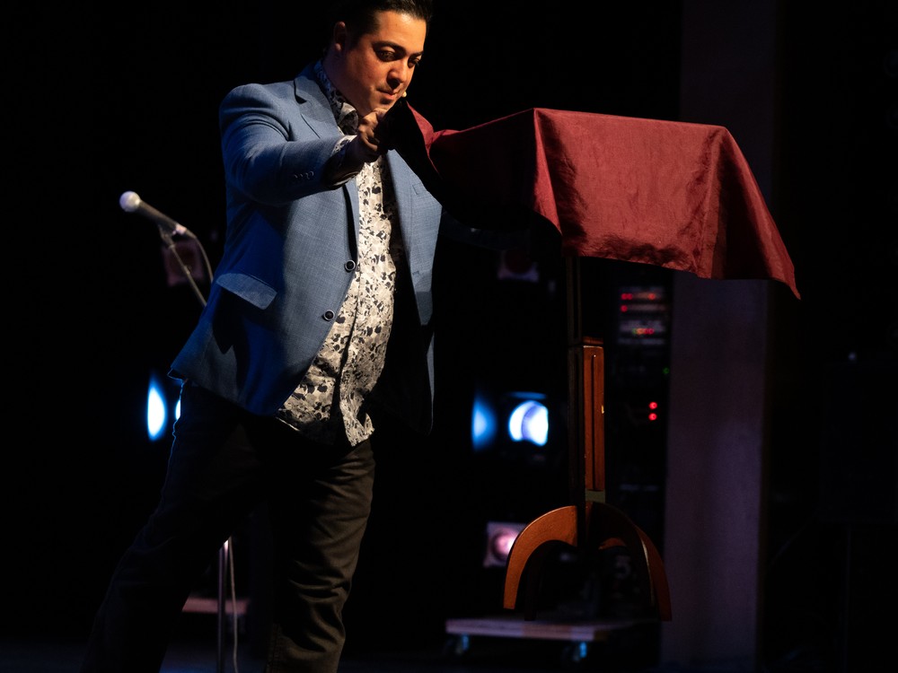Galas & Special Occasions magician in Ottawa